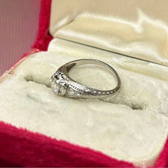 Intricate Diamond Ring 3.4g Platinum - Picture 4 of 6